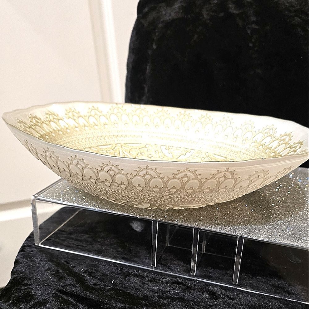 Artistic Accents Gold Lace Crochet Decorative Glass Bowl - Picture 4 of 10